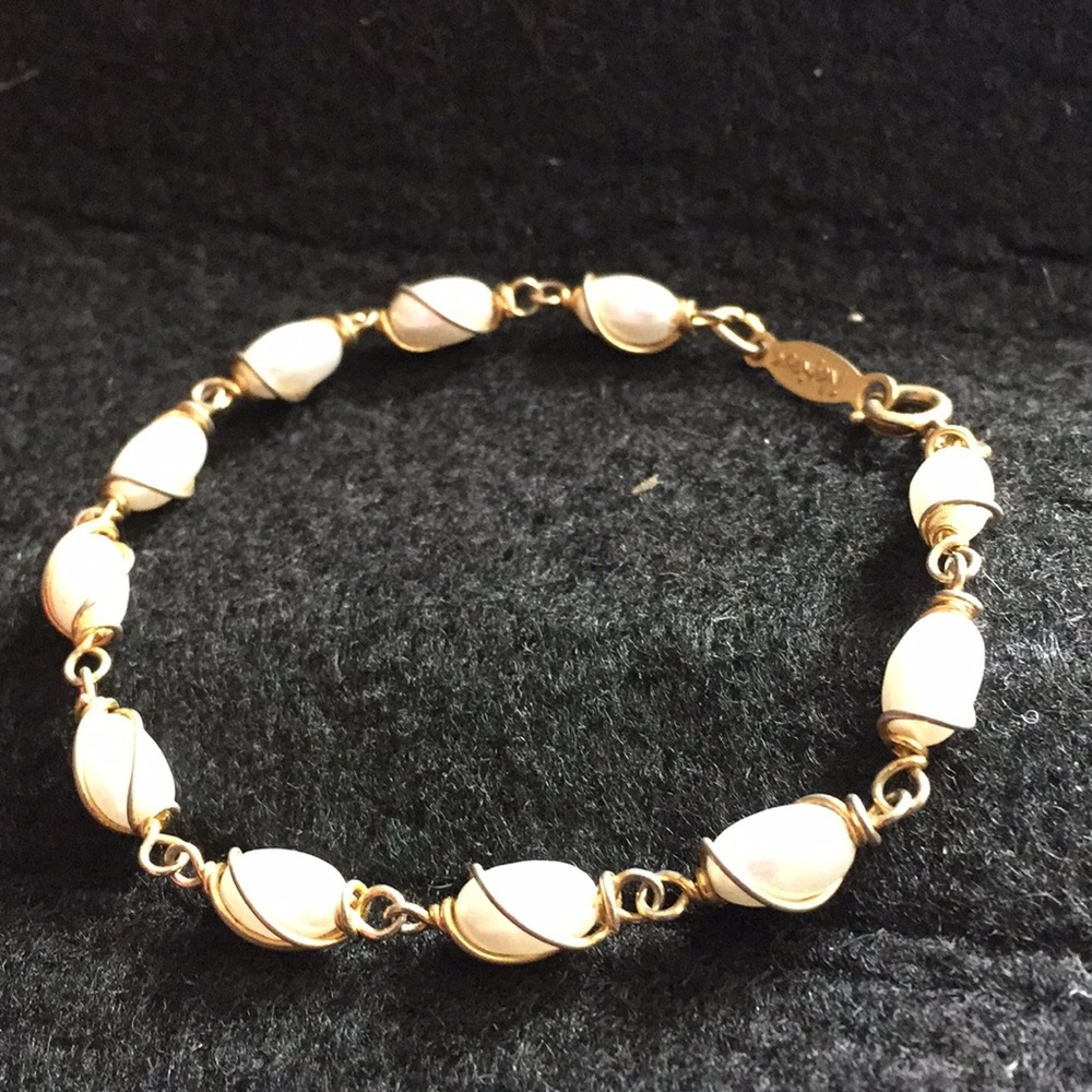 Napier Pearl and Gold Bracelet 7”